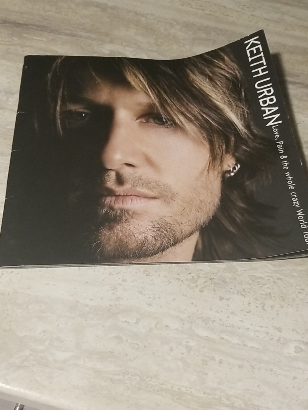Keith Urban Love, Pain & The Whole World Tour Book